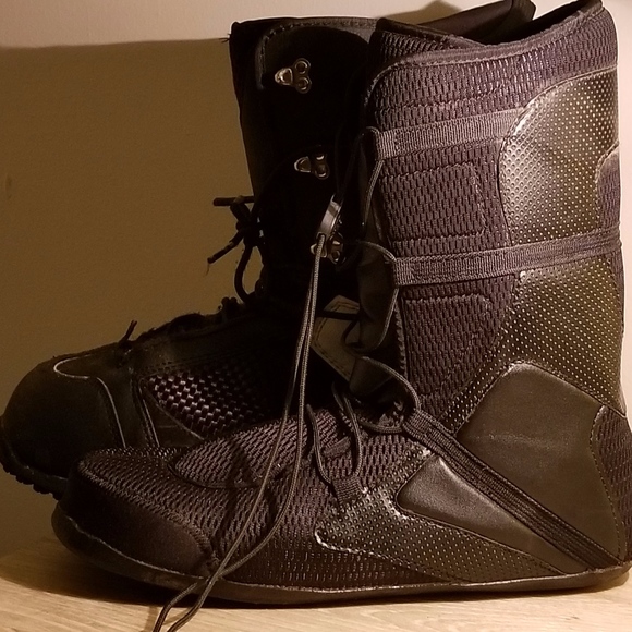 The-House Snowboard Boots 10